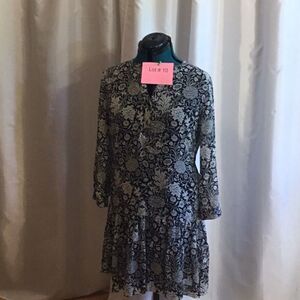 Tunic style dress with long sleeves, tie back, by ROSE & OLIVE in size medium
